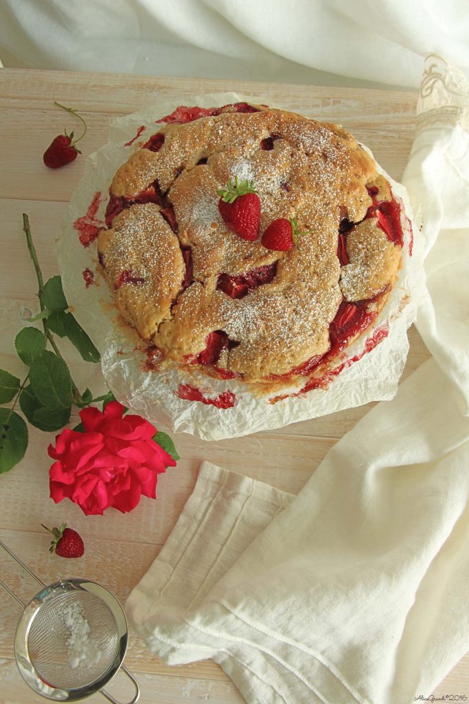 Crostata morbida alle fragole (senza uova e burro) | Vegan ...